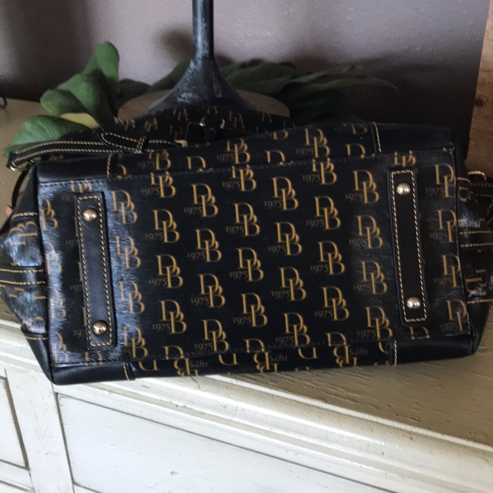 DOONEY & BOURKE crossbody handbag - Picture 6 of 7